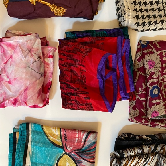 Lot of 16 vintage scarves - Picture 6 of 6